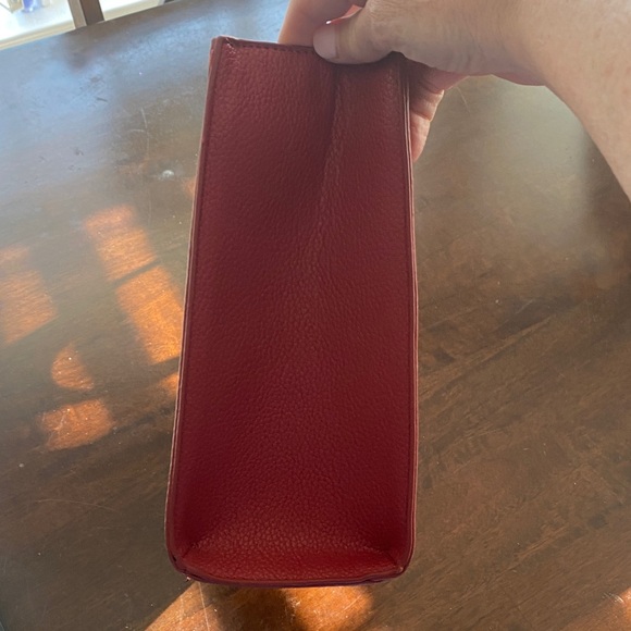 Women’s Red Leather Tote Handbag - Picture 4 of 9